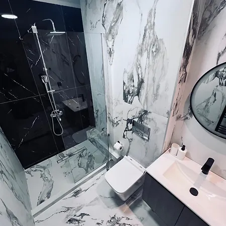 Angel Mountainous House Daire